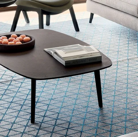 Tavolino con bordi arrotondati in legno Abrey 03 di Calligaris