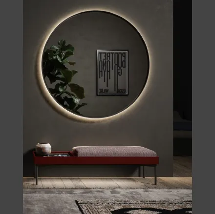 Specchio Astrid con cornice in laccato ossidato retroilluminata di Novamobili