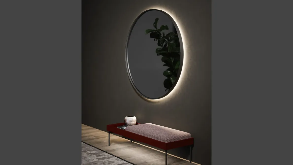 Specchio Astrid con cornice in laccato ossidato retroilluminata di Novamobili
