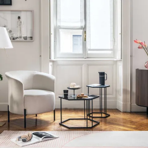 Tavolino esagonale con struttura in metallo Renee 02 di Calligaris