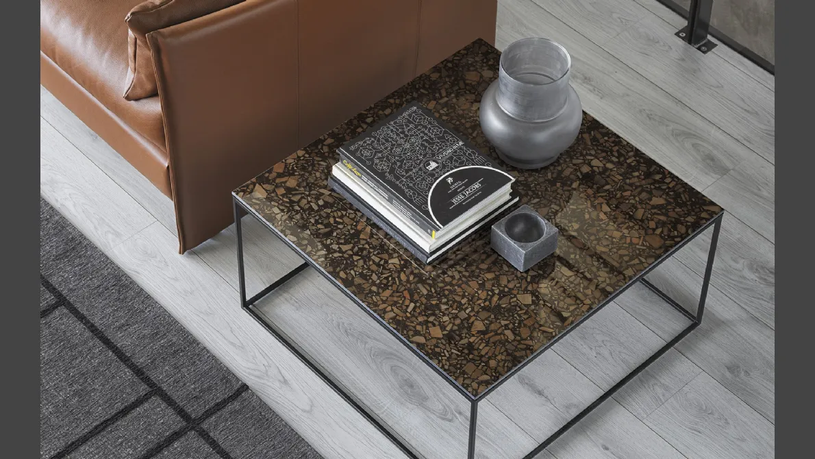 Tavolino quadrato con top in ceramica e struttura in metallo Thin 02 di Calligaris