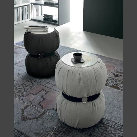 Tavolino Guccino con top in laccato e rivestimento in tessuto di Tomasella