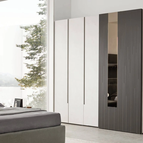 Armadio con anta scorrevole Sistema Secret di Maronese