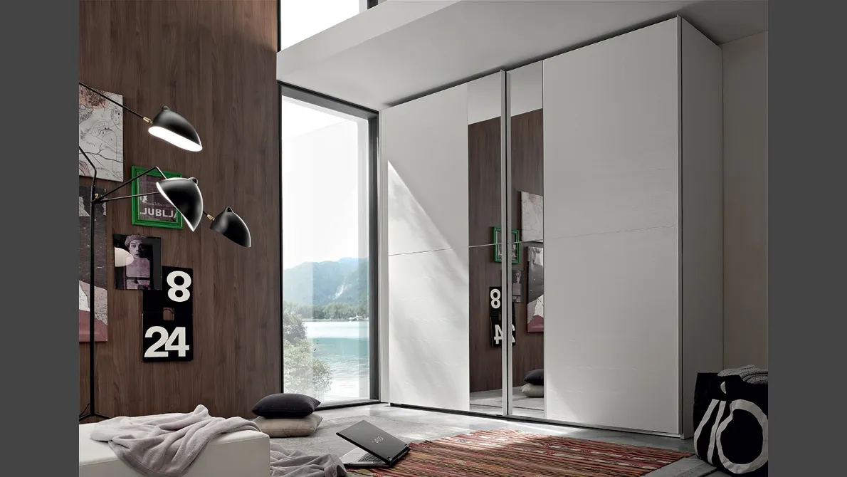 Armadio Zen DU147 in Frassino bianco con specchio di Maronese Acf