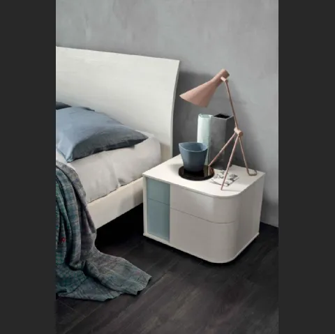 Comodino Bold in Olmo Artico laccato Nuvola di Maronese Acf