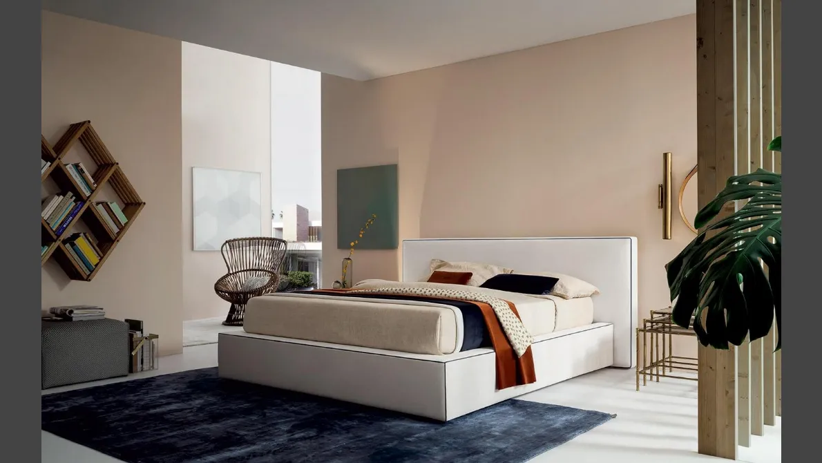 Letto in tessuto dal design lineare ed essenziale Bowie di Felis