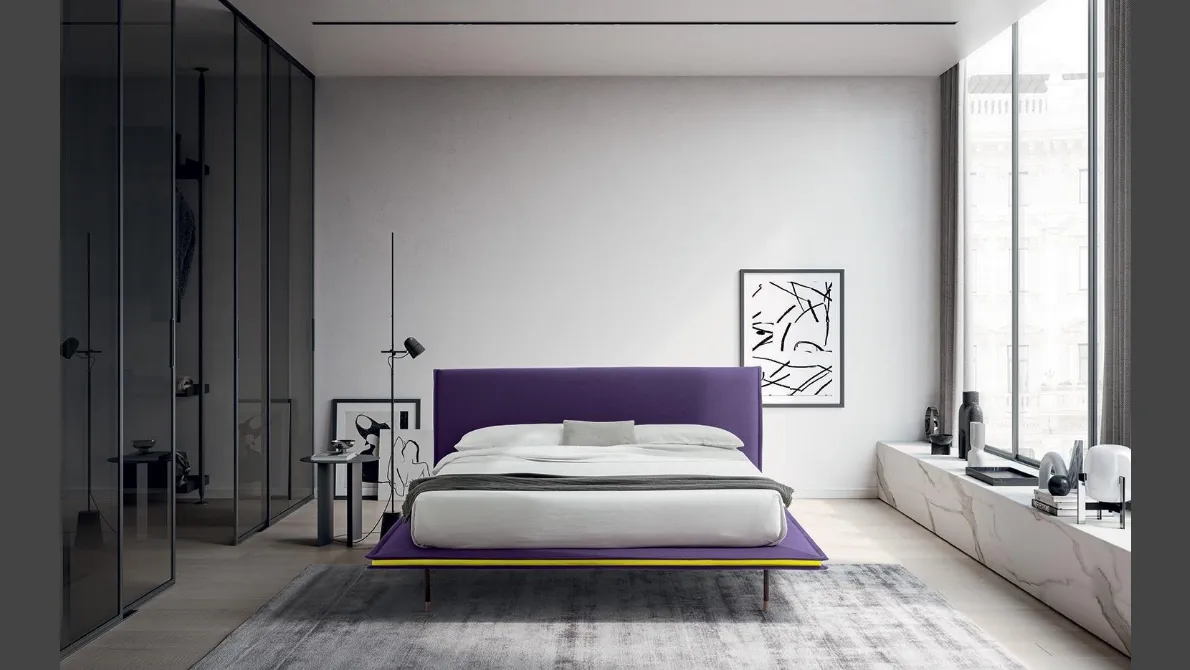 Letto dalla struttura minimal e sottile con testiera Elle di Felis