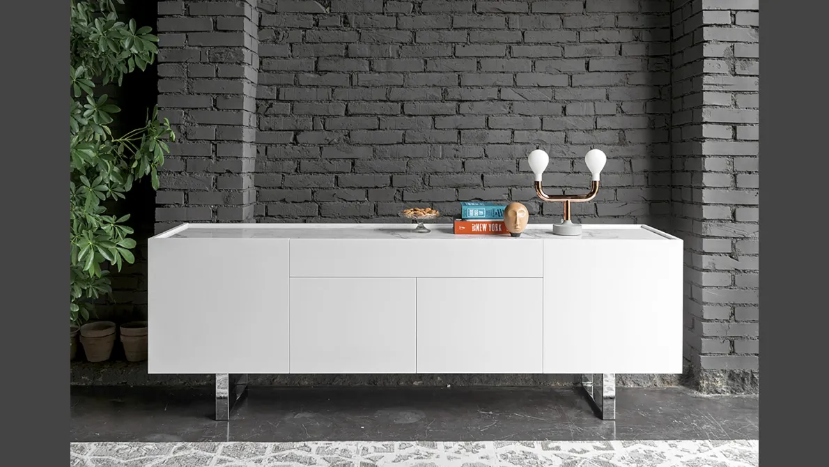 Madia Horizon in laccato di Calligaris