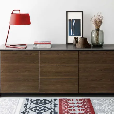 Madia in legno con piano in ceramica Mag 02 di Calligaris