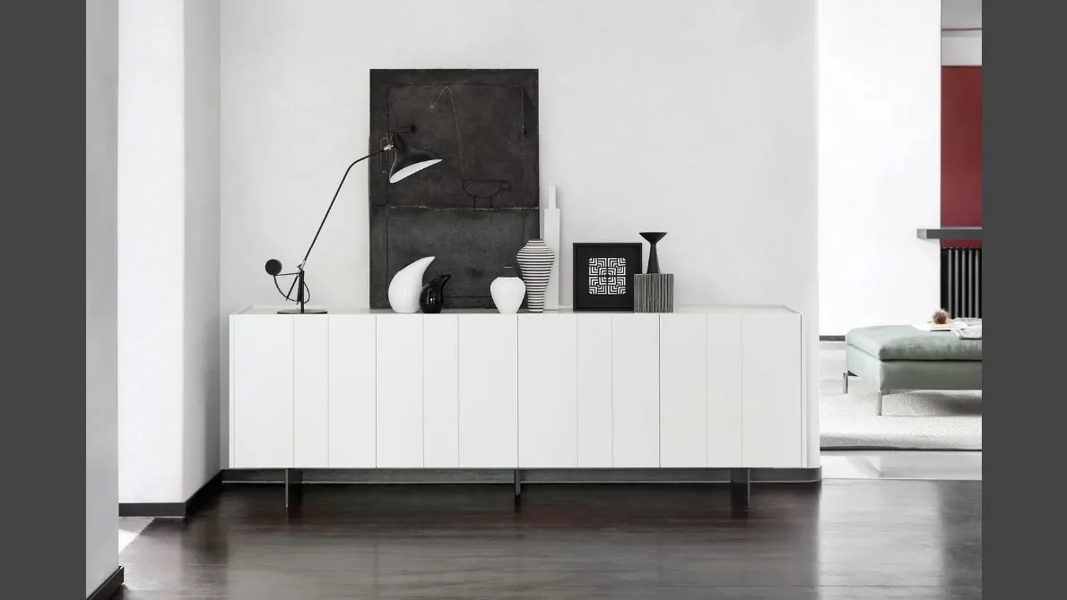 Madia Stripe in laccato bianco  opaco di Novamobili