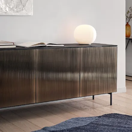 Madia a 3 ante con impiallacciatura centorighe Universal 03 di Calligaris