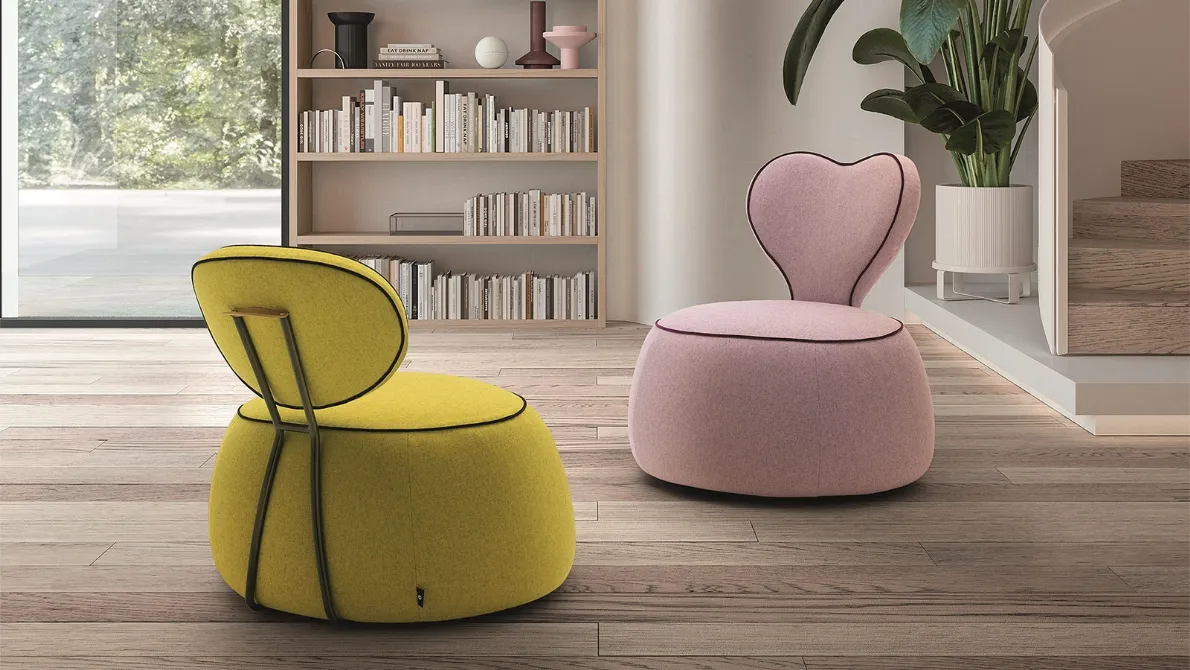 Poltroncine Love e Story in tessuto con maniglia e rotelle a scomparsa per essere facilmente spostate di Felis