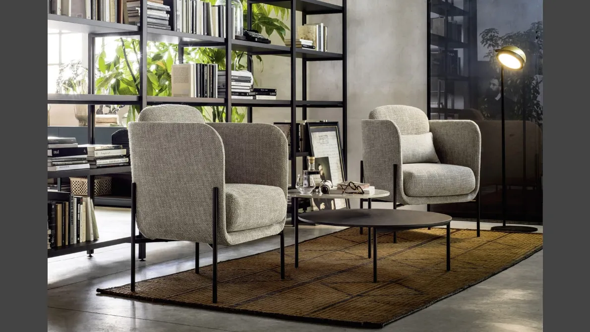 Poltroncina Haiku in tessuto imbottito di Novamobili