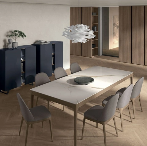 Sedia Dada in tessuto e legno di Tomasella