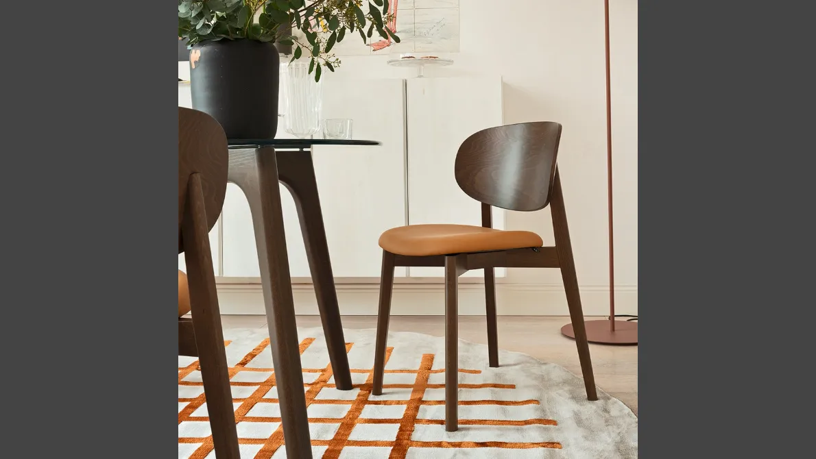Sedia in legno dal design classico Eide di Connubia