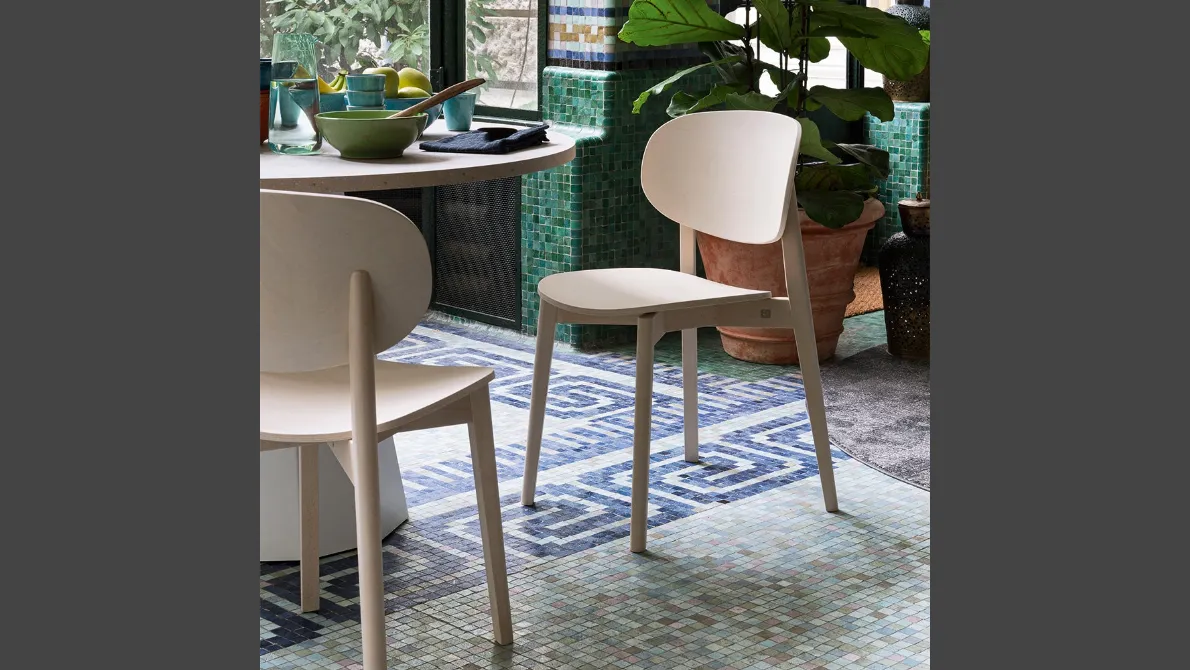 Sedia in legno dal design classico Eide di Connubia
