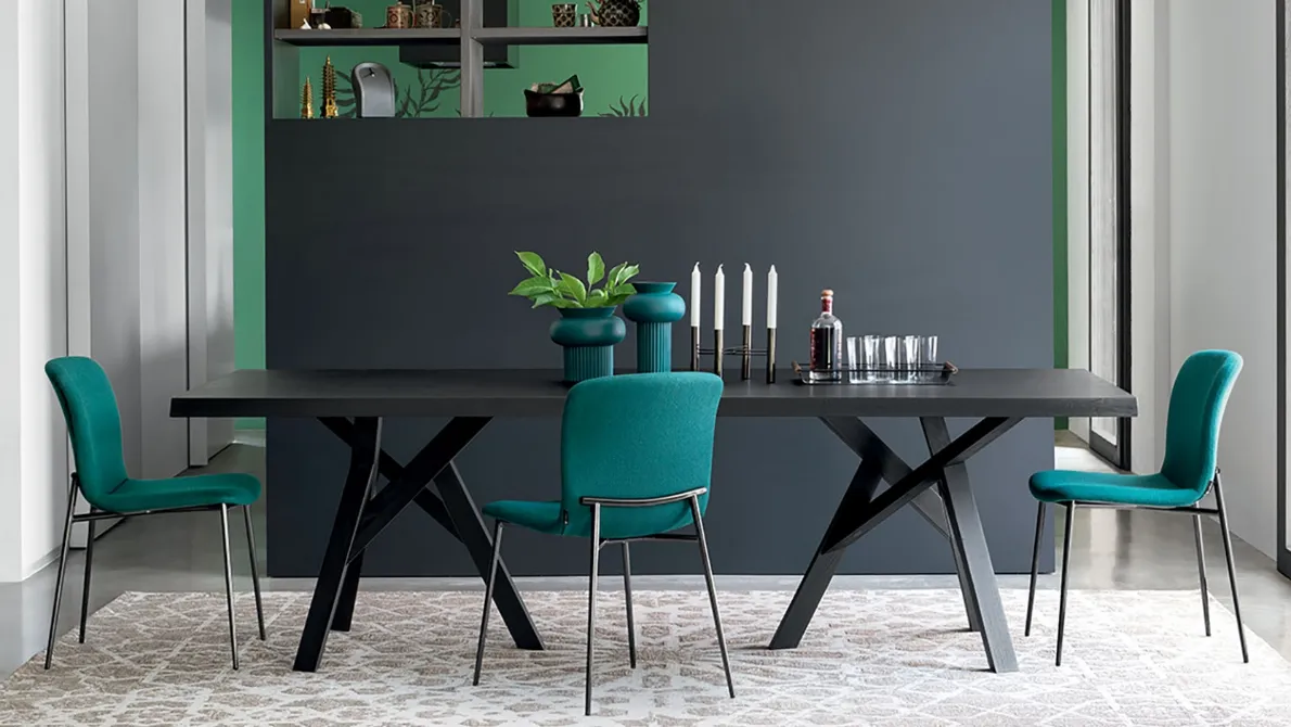 Sedia in tessuto con struttura in metallo Love di Calligaris