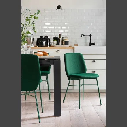 Sedia in tessuto con gambe in metallo Sibilla soft di Connubia