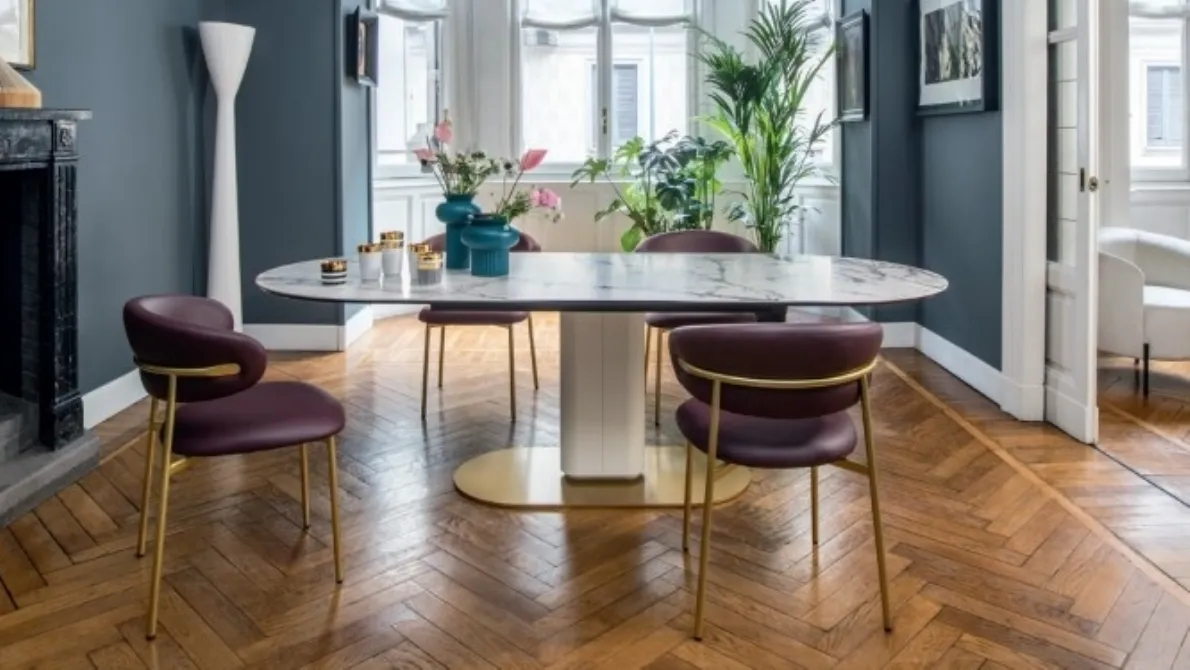 Tavolo Fisso con piano in ceramica e basamento in metallo Cameo di Calligaris