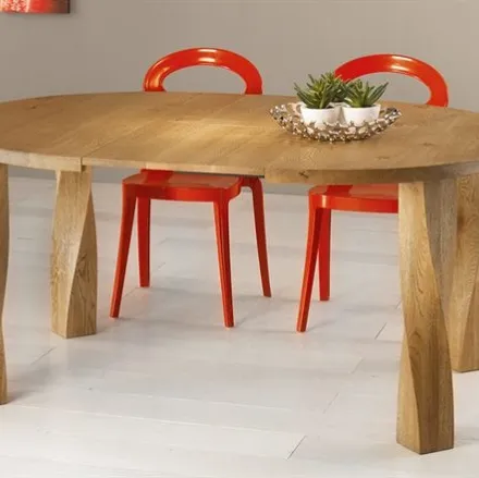 Tavolo ovale in rovere massello con gambe elocoidali Vivido 4259 di Conarte