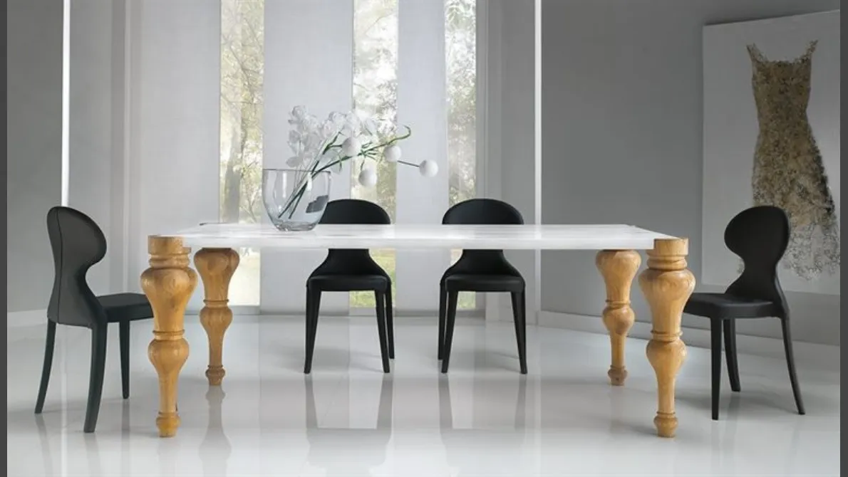 Tavolo in legno massello con top laccato bianco e gamba tornita classica Vivido 4263 di Conarte