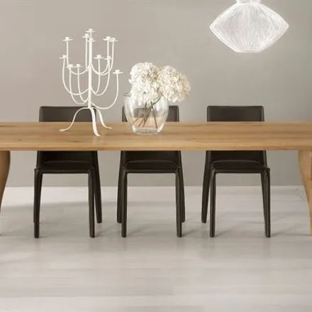 Tavolo in rovere massello con gamba tornita moderna Vivido 4264 di Conarte