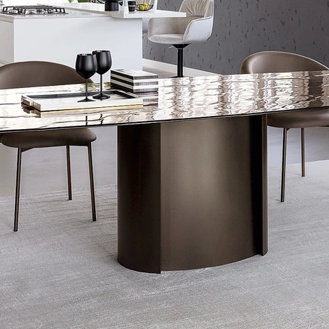 Tavolo in vetro Yoroi di Calligaris