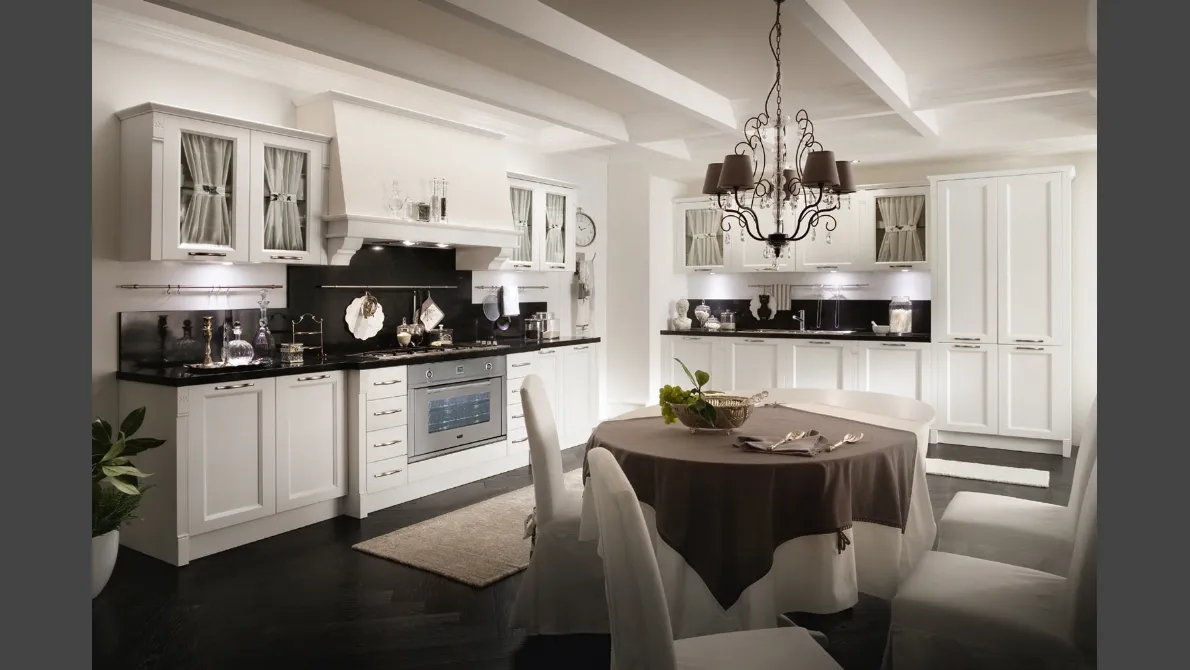Cucina Classica angolare in legno laccato finitura Neve con top in marmo nero Sweet Kitchen Classic Melody di Callesella
