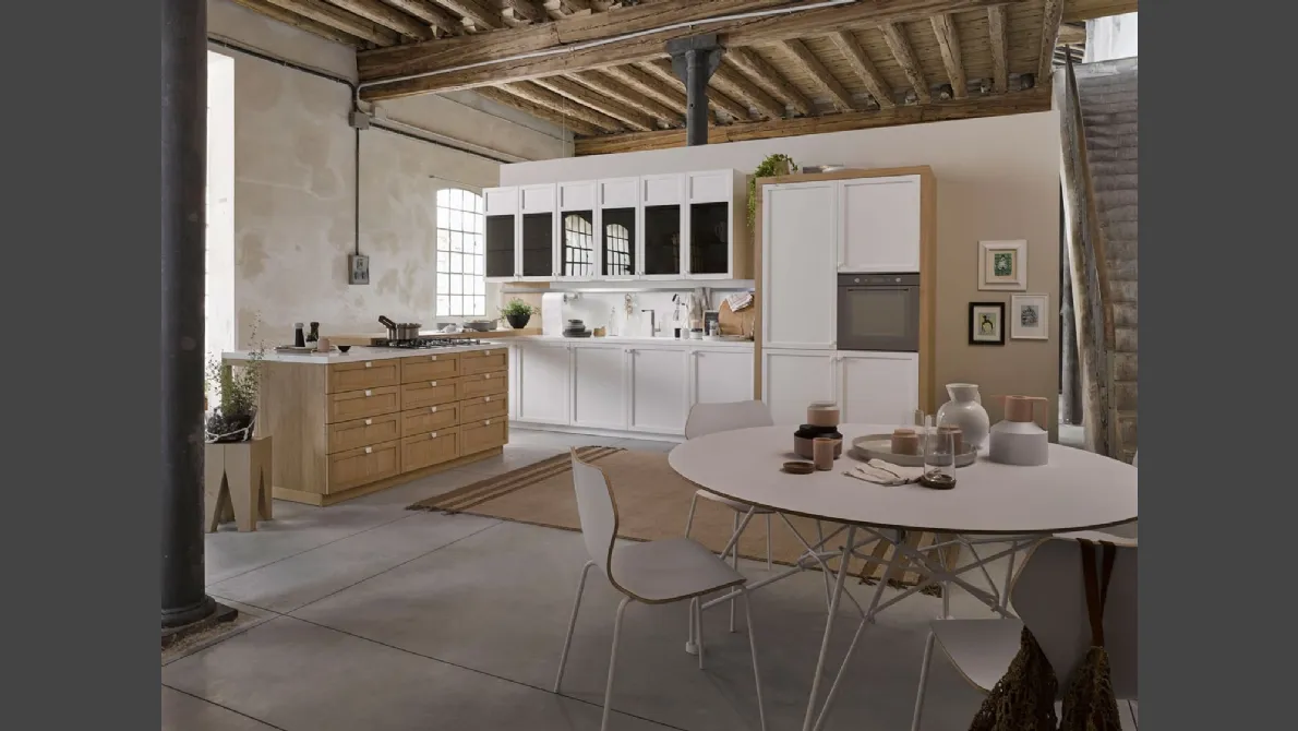 Cucina Classica Mia con penisola in legno naturale e laccato Bianco di Dibiesse