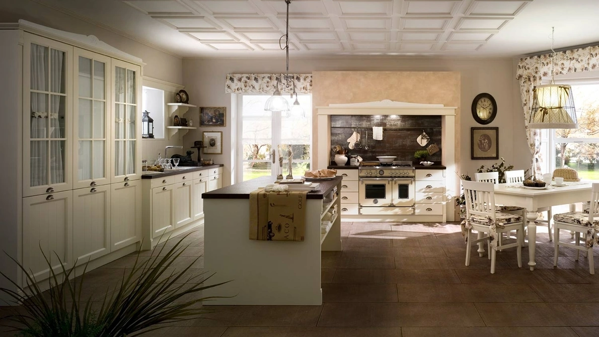 Cucina Classica con isola in legno laccato con pensili a vetrina Sweet Kitchen English Style di Callesella