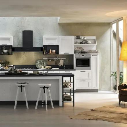 Cucina Classicha York v2 Anta Dogata Rovere Bianco Artic e Maniglia Francesca in finitura Peltro di Stosa