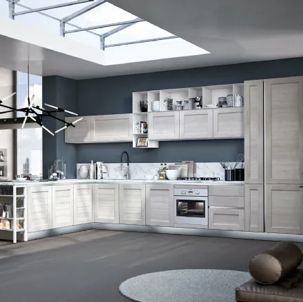Cucina Classica York v6 in Rovere Calce, Elementi a giorno in lamiera finitura Laccato Bianco opaco di Stosa
