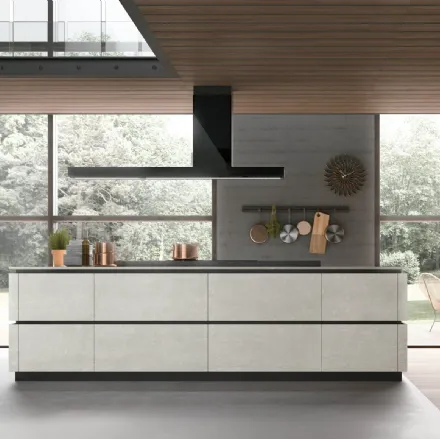 Cucina Moderna con isola Metropolis v10 in materico Cemento Bianco e Pet Grau di Stosa