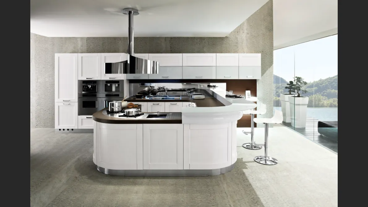 Cucina Moderna in legno laccato opaco con penisola curva Signoressa di Ar-Tre