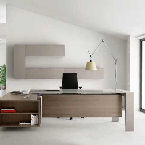Scrivania Direzionale GO 01 in melaminico con top in vetro e gambe in metallo di Colombini Office